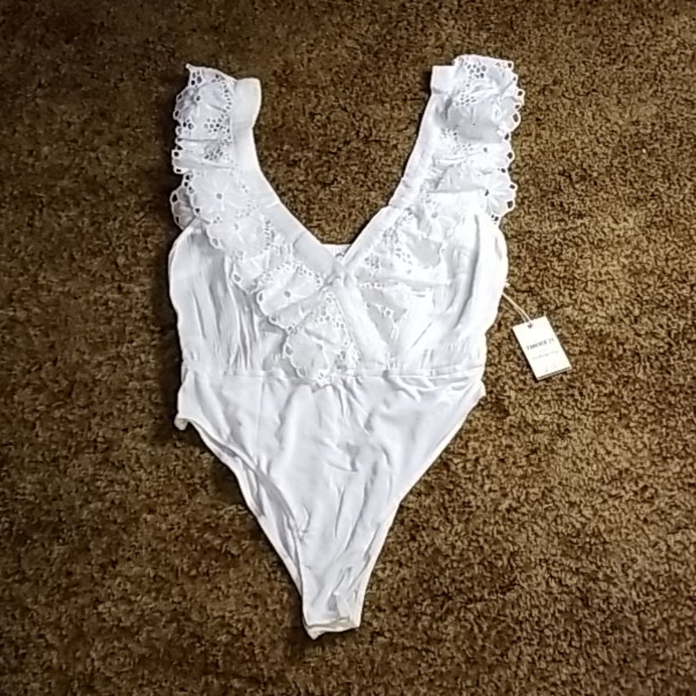 NEW - Ruffled Bodysuit 👚👚